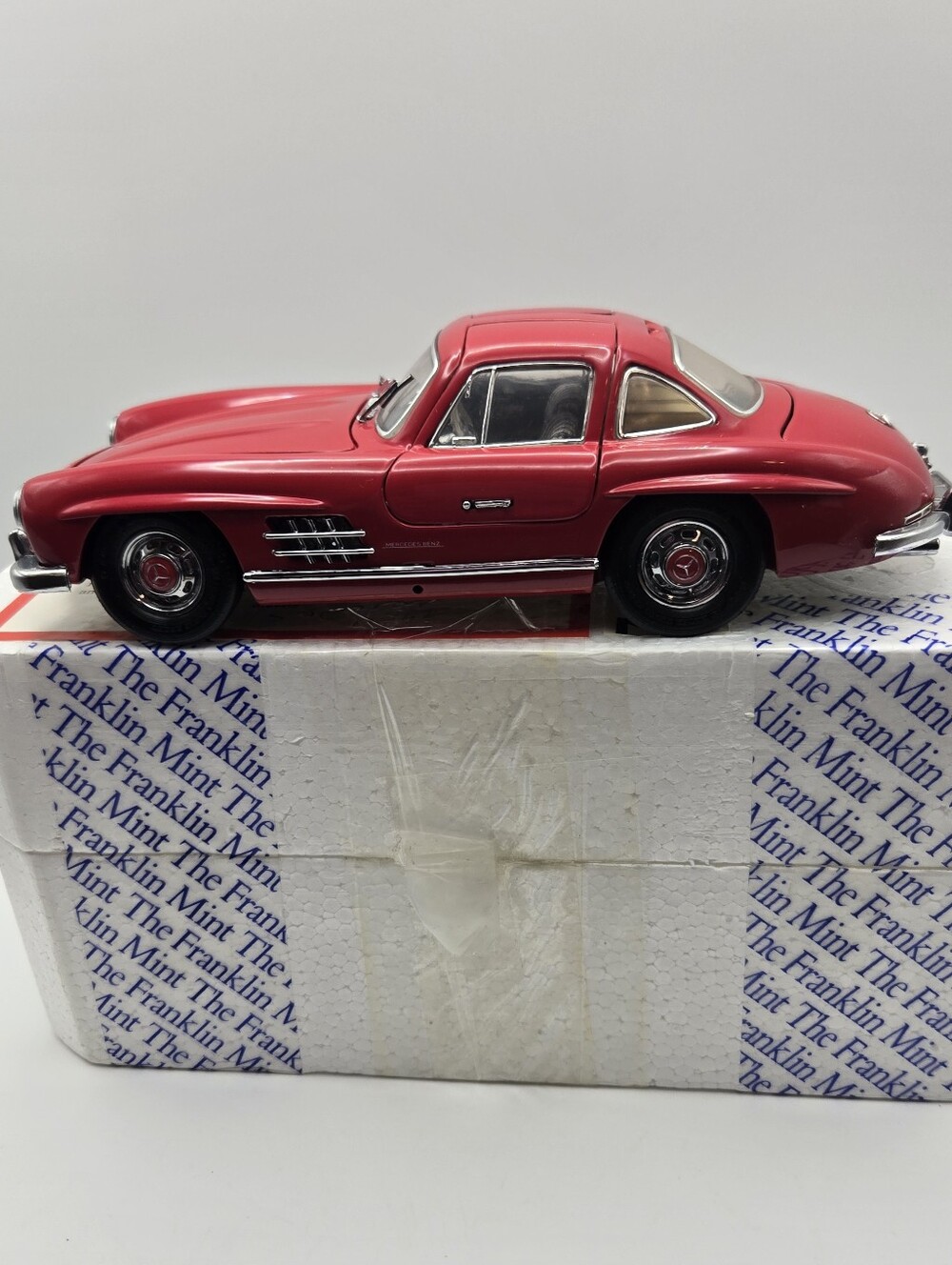 1954 Mercedes-Benz 300 SL Diecast Model Car Franklin Mint Box
